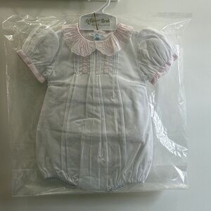 Feltman Bros Heirloom Collection Vintage Scalloped White and Blush Pink Bubble